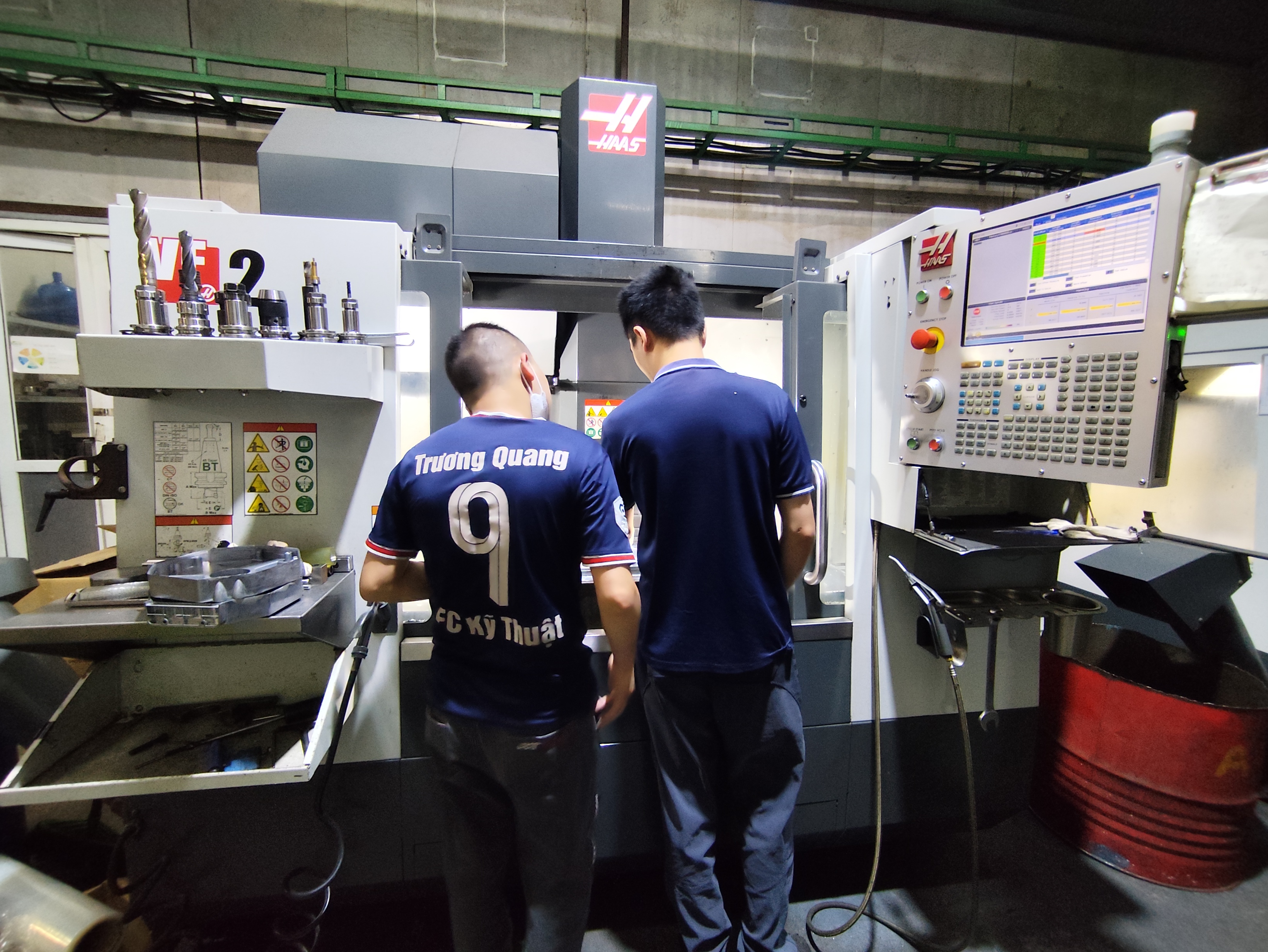 CNC milling machine 1.jpg